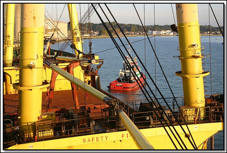 06 Tug.jpg
